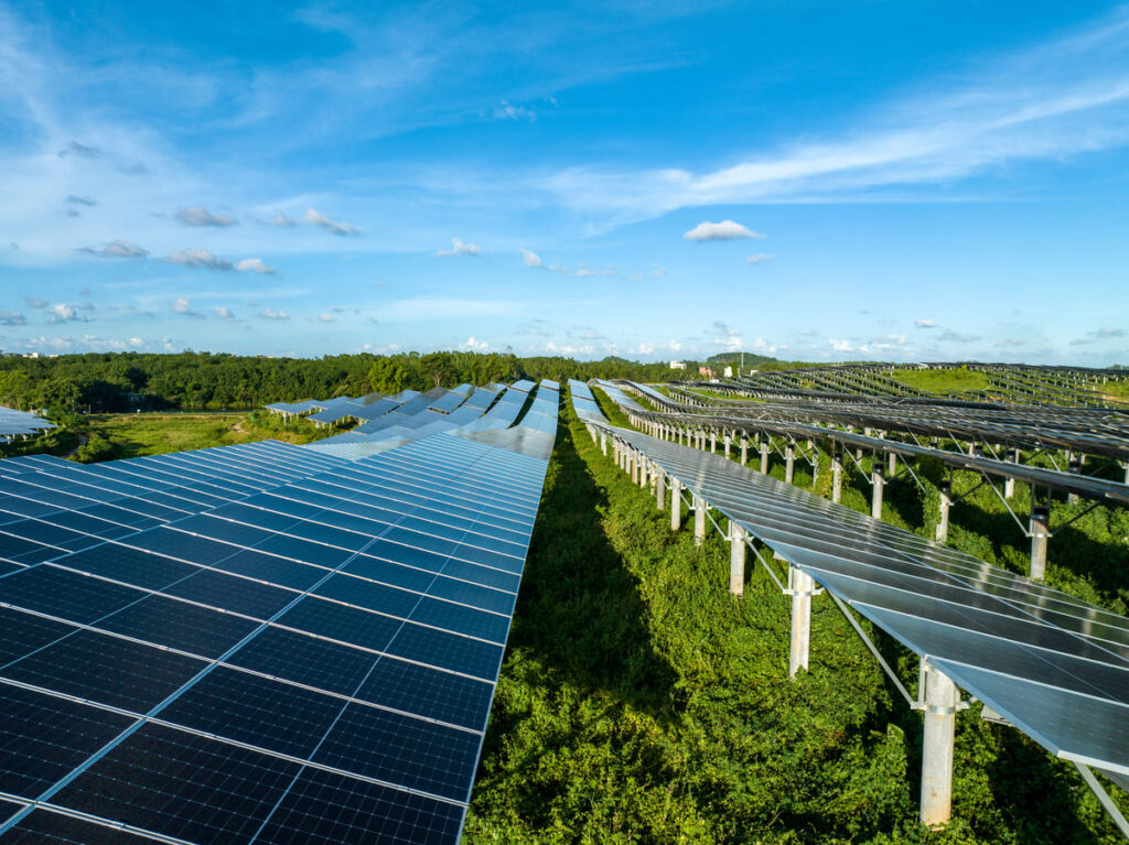 campo de placas solares en huelva