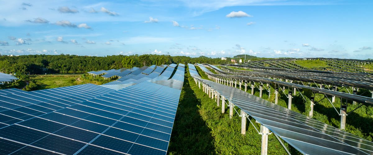 campo de placas solares en huelva